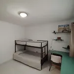Tango House Арона