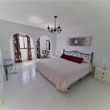 Tango House Guest house *
