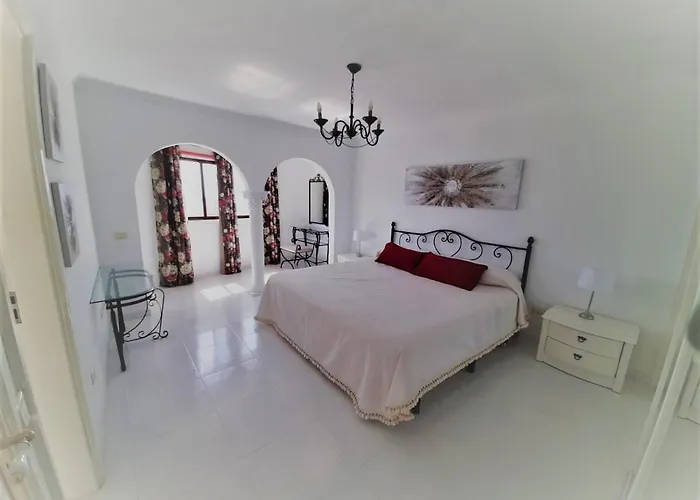 Tango House Pensionat *
